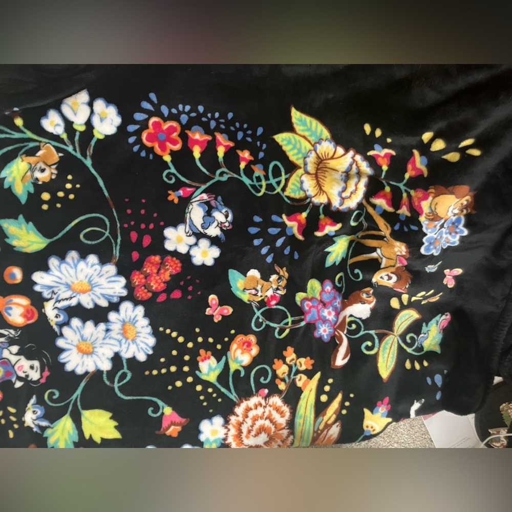 Disneys Vera Bradley blanket like new condition - Picture 5 of 5